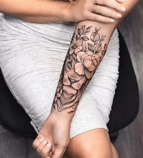 tatouage avant brace femme.